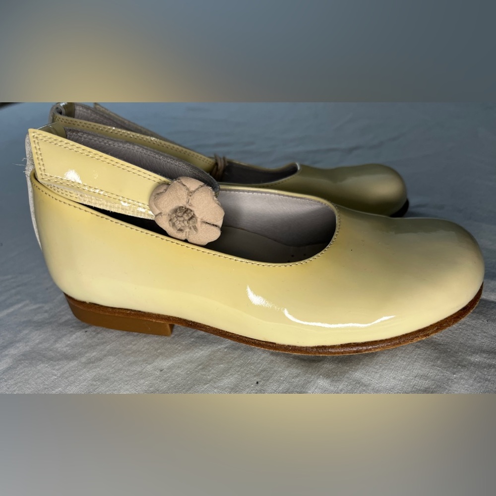 Petit Shoes Cream Patent Leather Mary Janes